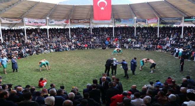 Aktürk Cumhuriyet Karakucak Güreşleri nin başpehlivanı oldu