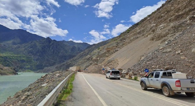 Artvin-Erzurum karayolu 2 gün sonra ulaşıma açıldı