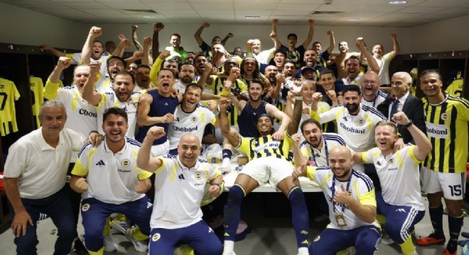 Aziz Yıldırım, FB li futbolcuları tebrik etti