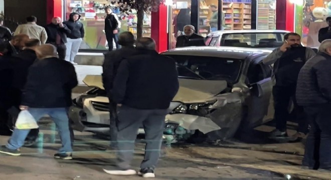 Aziziye de trafik kazası: 1 yaralı