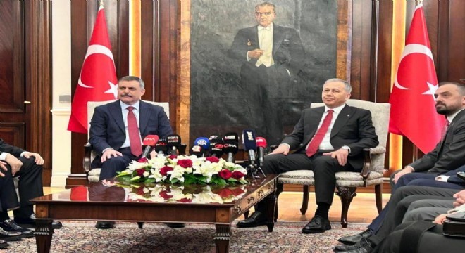 Bakan Çiftçi, görevi Yerlikaya dan devraldı