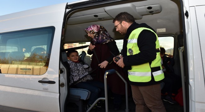 Büyükşehir öğrenci servislerini denetliyor