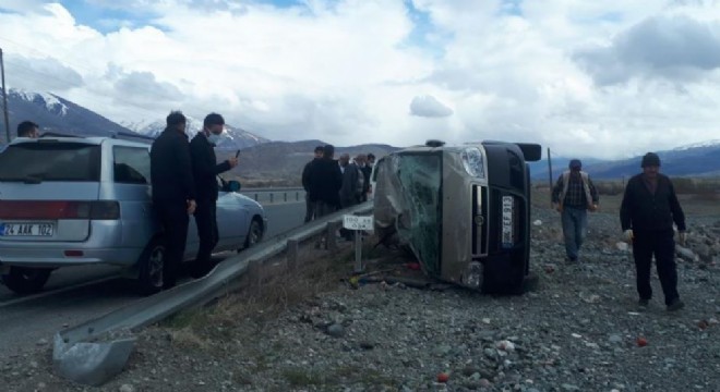 Erzincan yolunda  trafik kazası: 2 yaralı