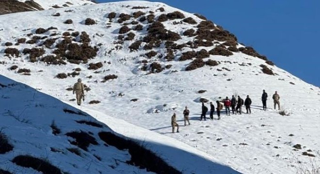 Erzurum’da 77 düzensiz göçmen yakalandı