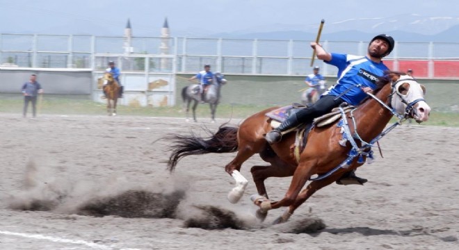 Erzurum’da atlı cirit heyecanı