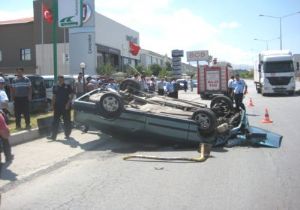 Hurdaya Dönen Araçtan İki Kardeş Sağ Çık