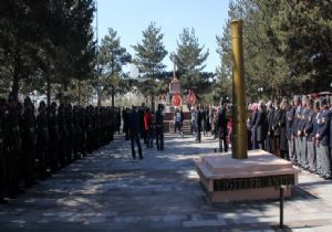 Çanakkale şehitleri minnet ve şükranla anıldı