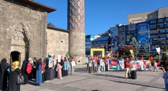 Hekim ve sağlıkçılar Gazze’deki zulme dikkat çekti