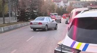 Otomobiller çarpıştı: 3 yaralı