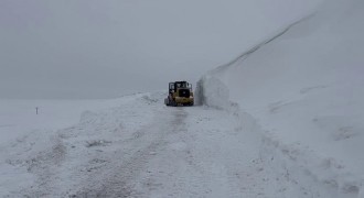 Tekman Eğriçayır'da kar kalınlığı rekoru