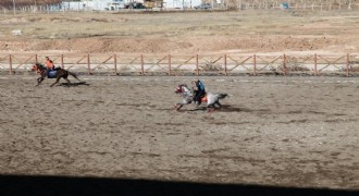 Yazıhan'da ata sporu atlı cirit yaşatılıyor