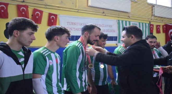 Şenkaya da Atatürk’e Saygı Salon Futbol Turnuva