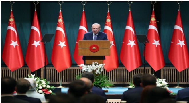 ‘Türkiye'yi yüceltmenin mücadelesini veriyoruz’